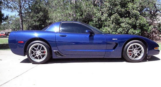 Beautiful blue Corvette with C5 Z06 chrome wheels from OE Wheels